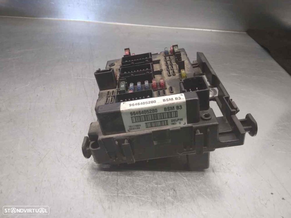 CAIXA RELÉS / FUSÍVEIS PEUGEOT 406 2004 -9646405280 - 2