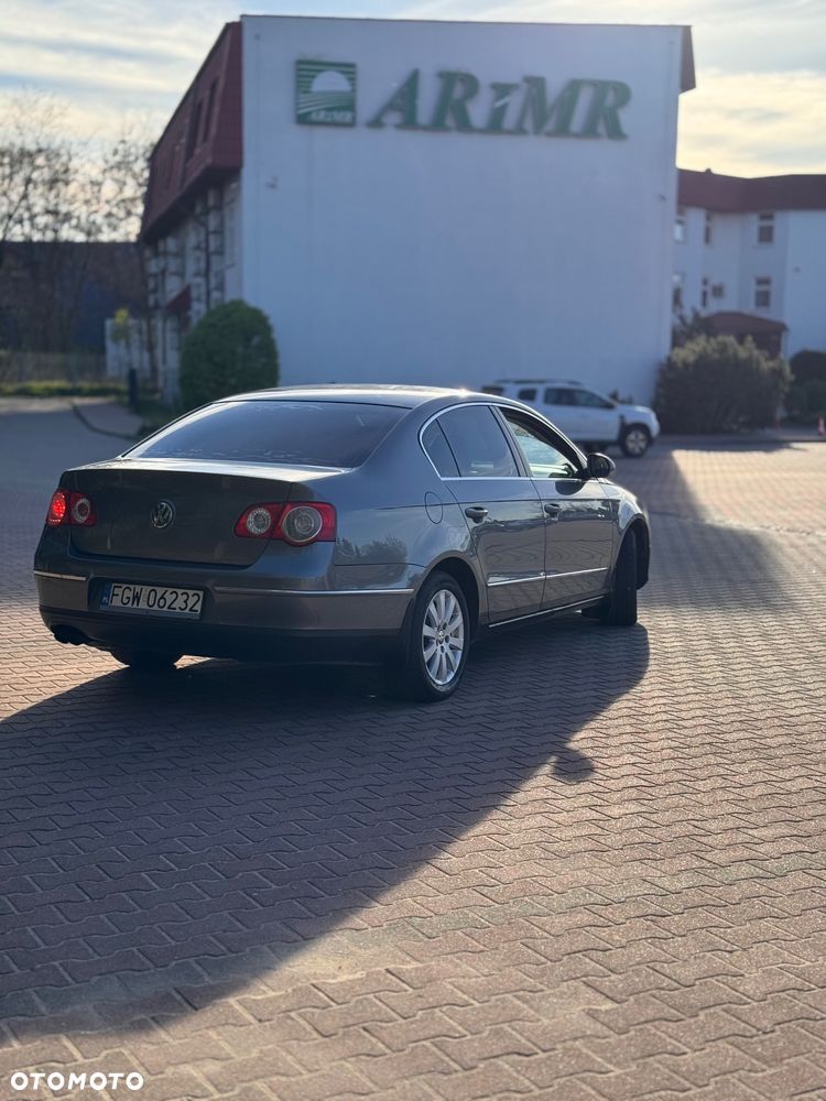 Volkswagen Passat 2.0 TDI Comfortline - 6
