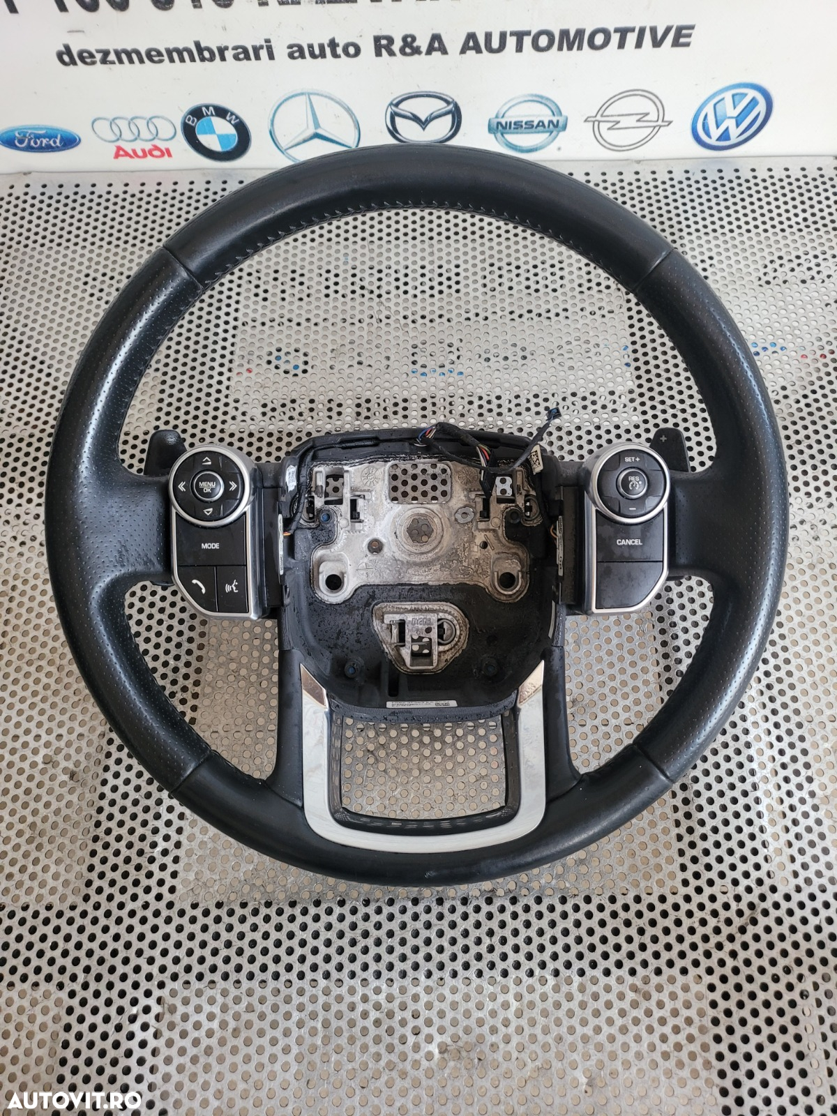 Volan Din Piele Cu Padele Si Comenzi Land Rover Range Rover Sport L494 Discovery Vogue An 2014-2015 - 5