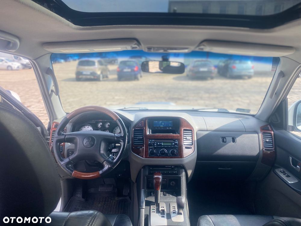 Mitsubishi Montero 3.8 Limited - 10