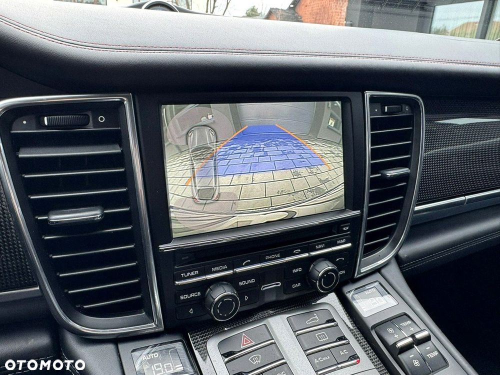 Porsche Panamera - 32