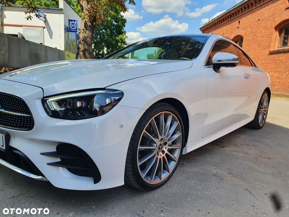 Mercedes-Benz Klasa E 300 9G-TRONIC AMG Line - 9