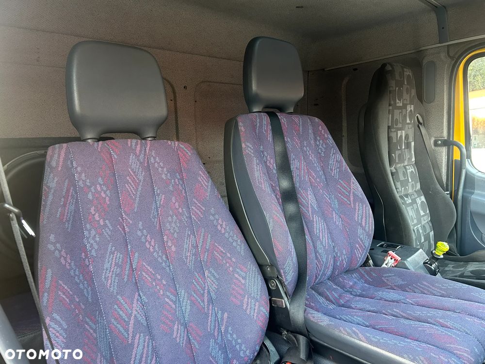 Mercedes-Benz ATEGO 815 LAWETA NA 2 AUTA / WCIĄGARKA Z PILOTEM / POMOC DROGOWA Z NAJAZDAMI / BARDZO ŁADNY STAN / OŚWIETLENIE OSTRZEGAWCZE / KABINA SYPIALNA !! - 36