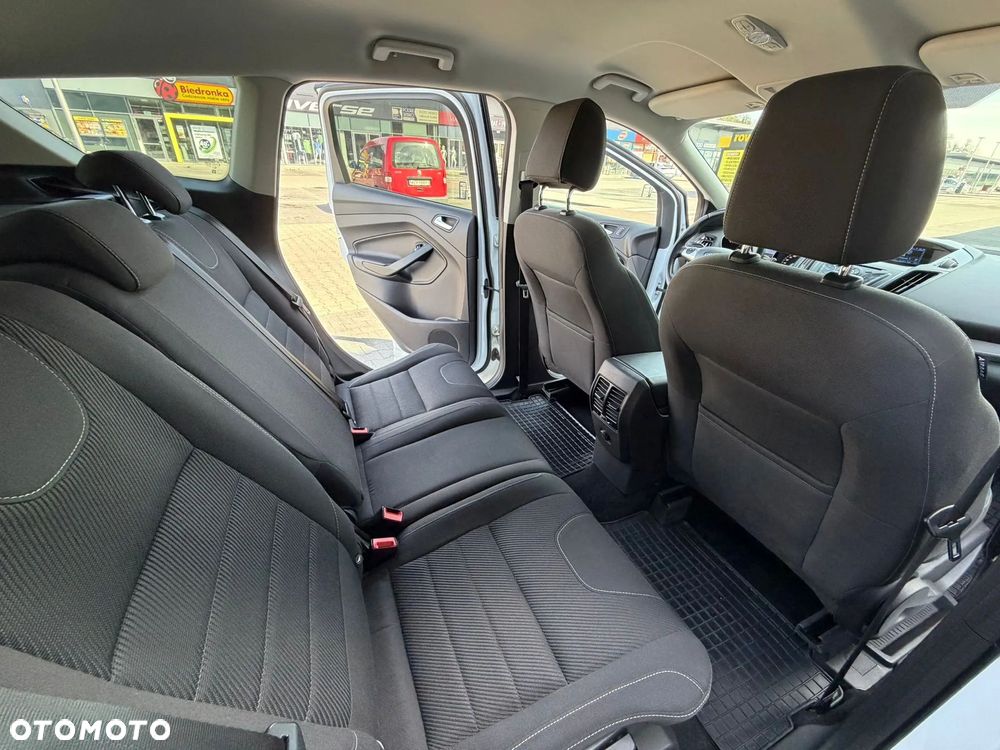 Ford Kuga - 35