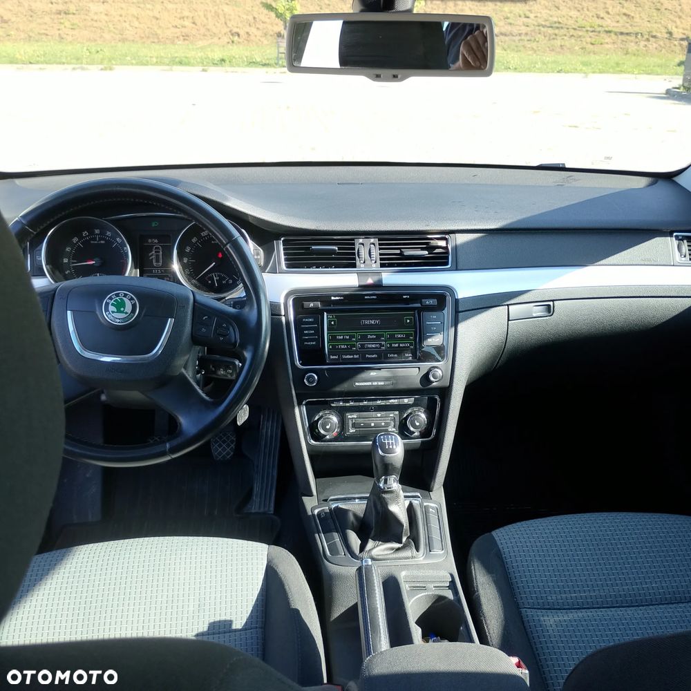 Skoda Superb 2.0 TDI Elegance - 11