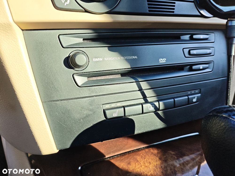 BMW Seria 3 330i - 26