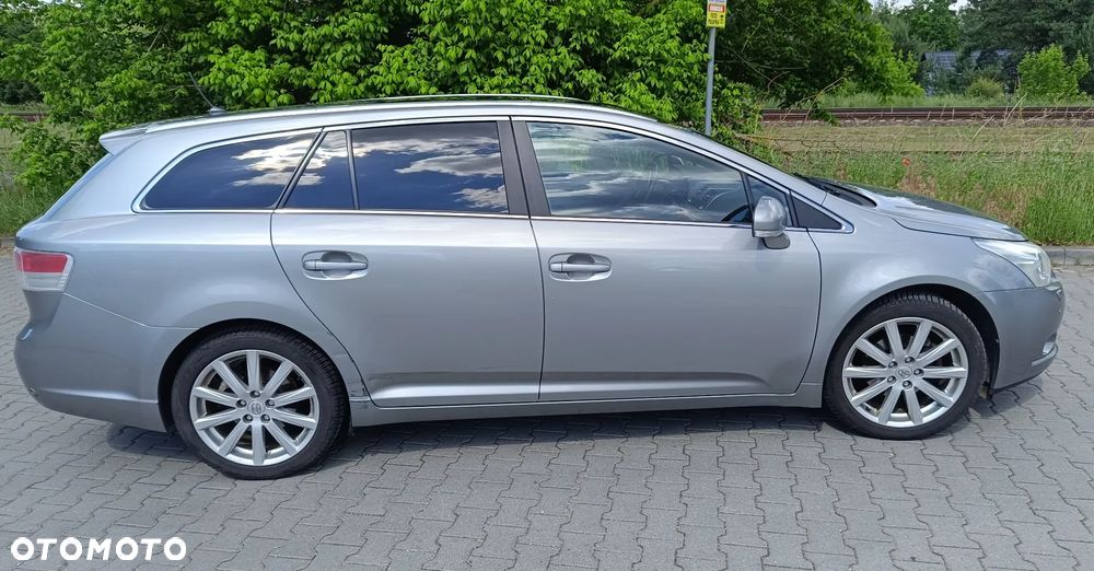 Toyota Avensis 2.0 Prestige NAVI - 12
