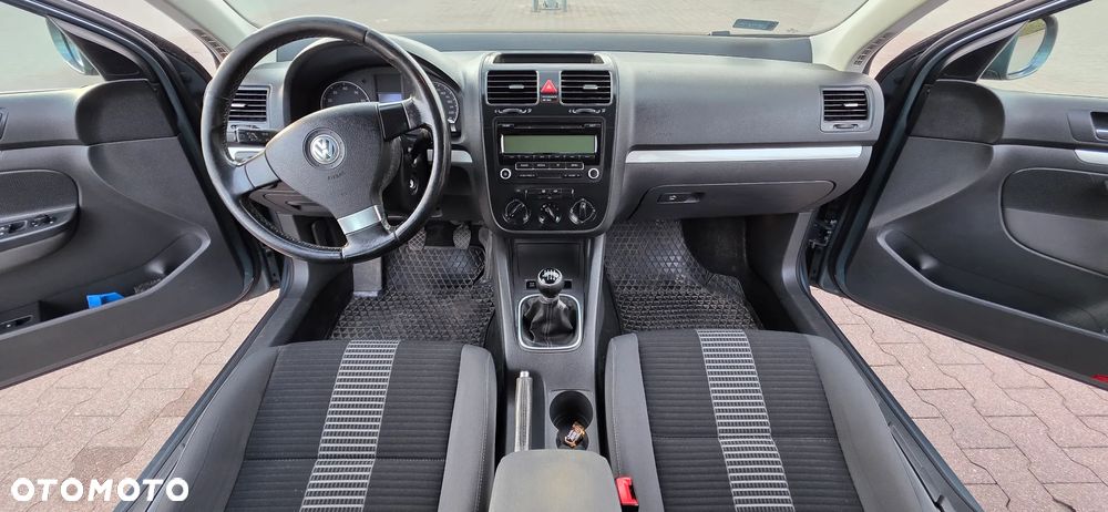 Volkswagen Jetta - 17