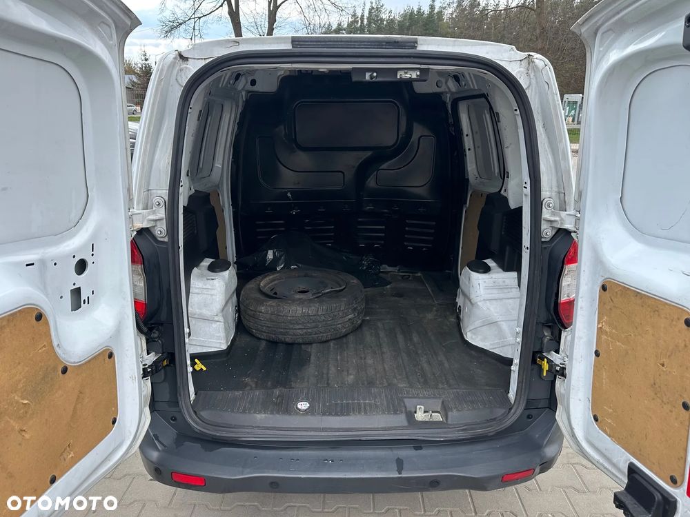 Ford Transit Courier - 9