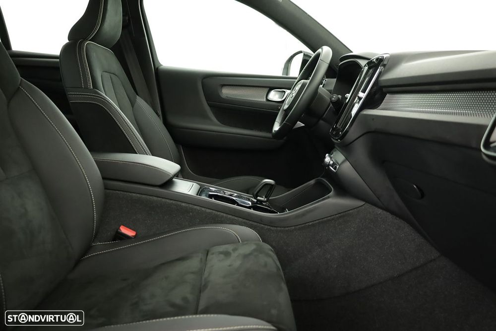 Volvo XC 40 1.5 T2 Plus Dark Auto - 21