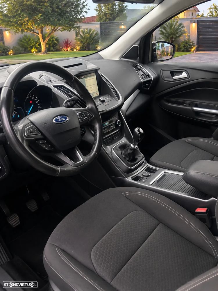 Ford Kuga 1.5 TDCi Titanium - 3