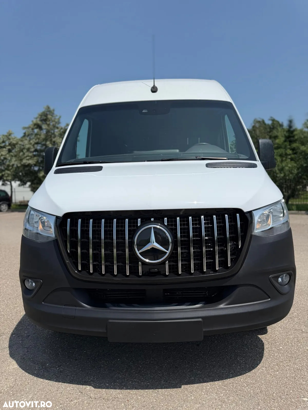 Mercedes-Benz Sprinter - 25