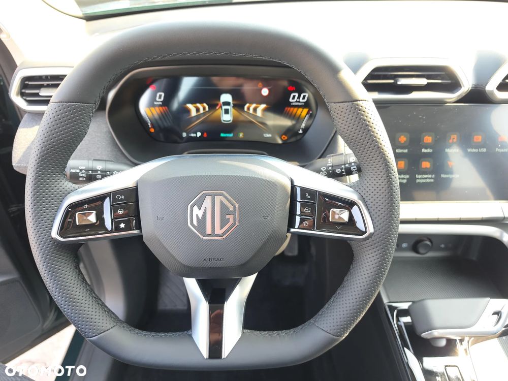 MG ZS Hybrid+ - 15