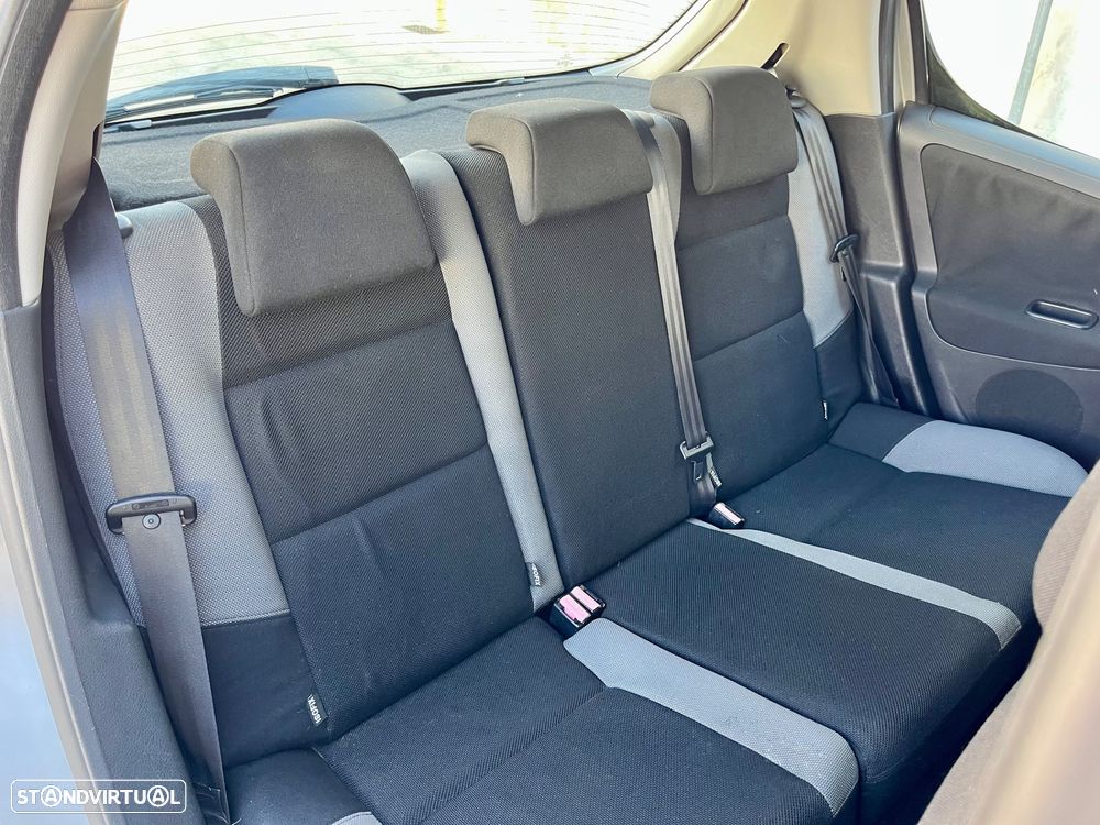 Peugeot 207 1.4 16V Trendy - 32