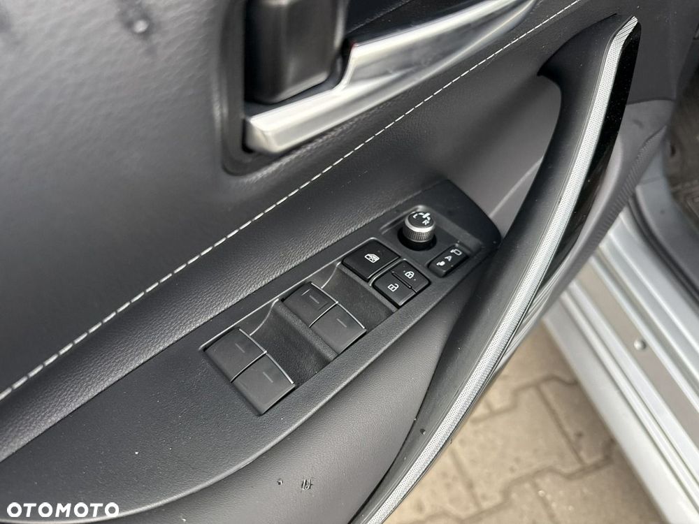 Toyota Corolla - 12