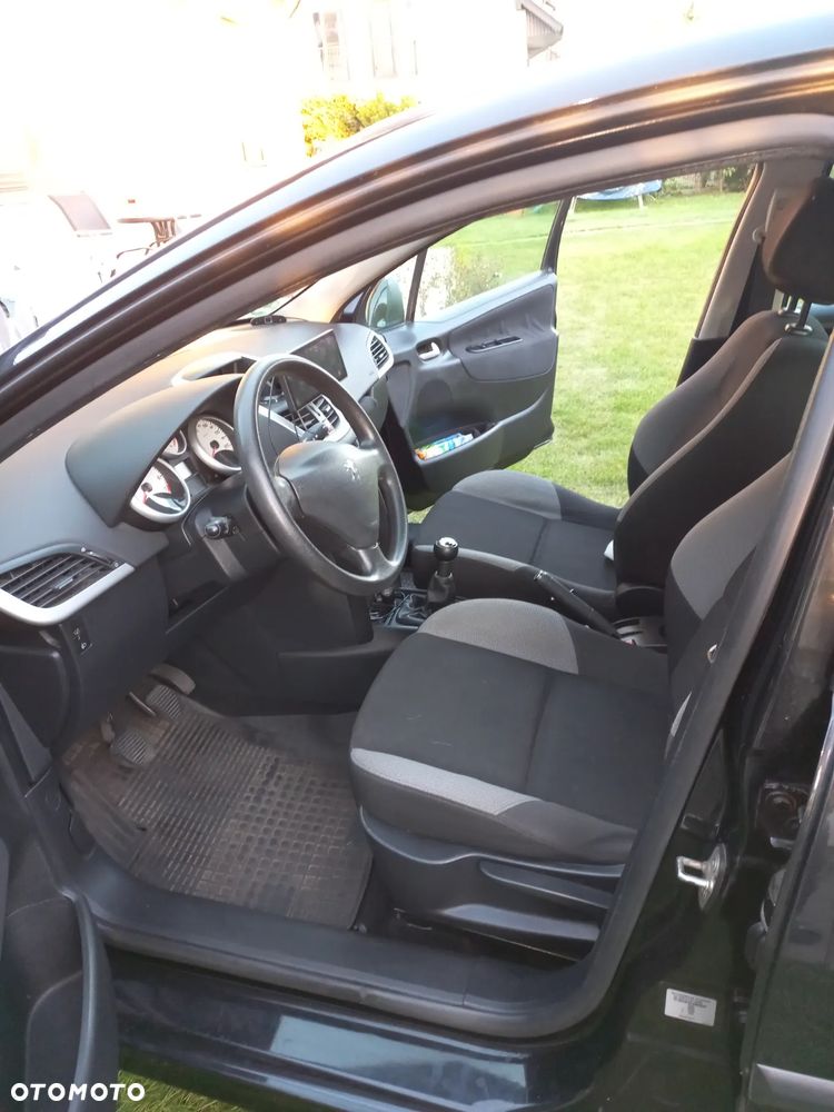 Peugeot 207 1.4 16V Presence - 4