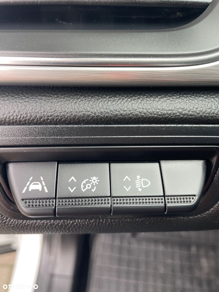 Renault Captur TCe 90 INTENS - 26
