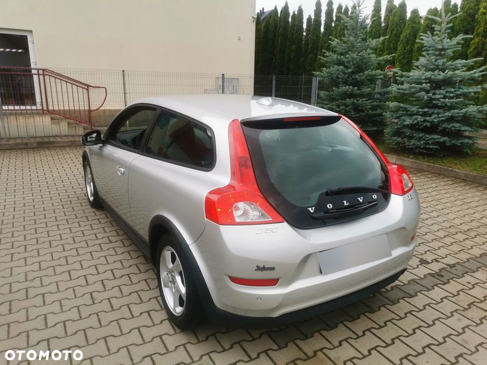 Volvo C30 D2 R-Design - 4