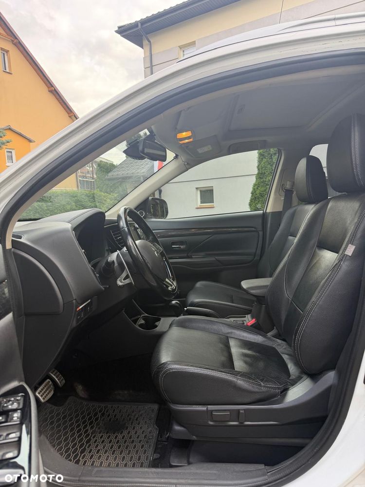 Mitsubishi Outlander 2.0 Instyle Navi 4WD CVT - 6
