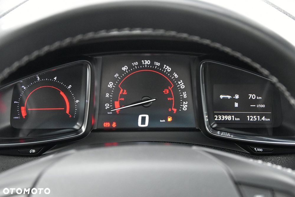 Citroën DS5 HDi 165 SoChic - 30