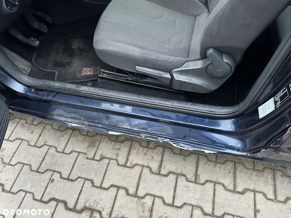 Volkswagen up! black - 10