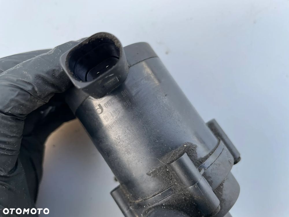 Pompa wody Audi A3 8P Golf V 2.0TFSI 1K0965561G - 2