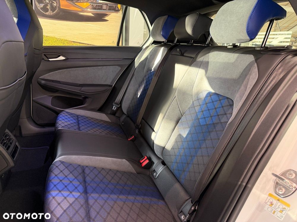 Volkswagen Golf - 17
