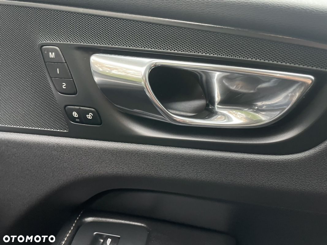 Volvo XC 60 D5 AWD Inscription - 15