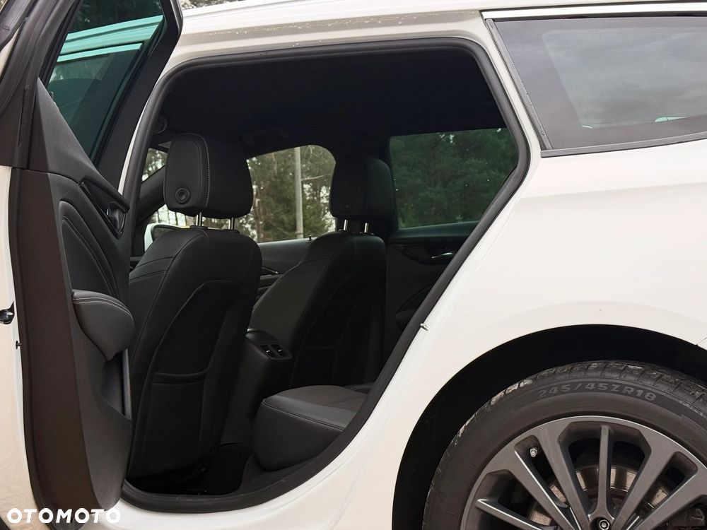 Opel Insignia - 22