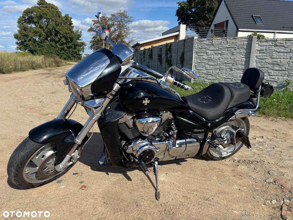 Suzuki Intruder - 1