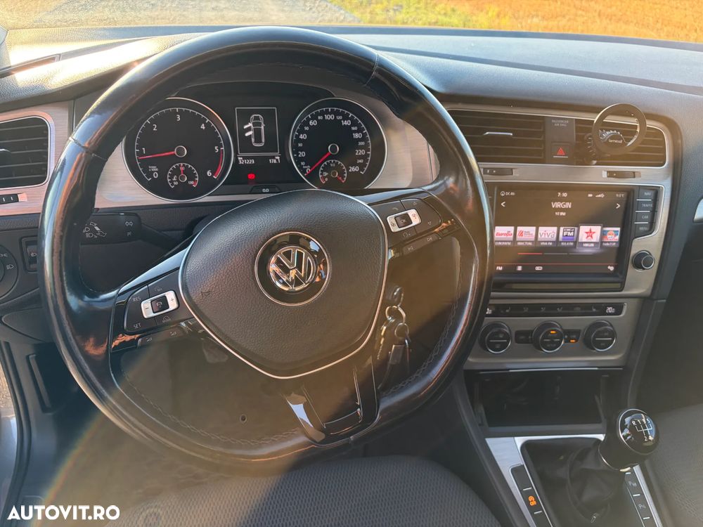 Volkswagen Golf 1.6 TDI BMT Comfortline - 18