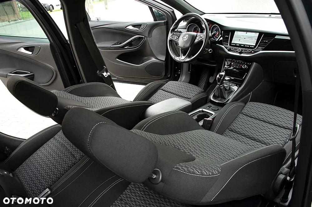 Opel Astra 1.4 Turbo Innovation - 28
