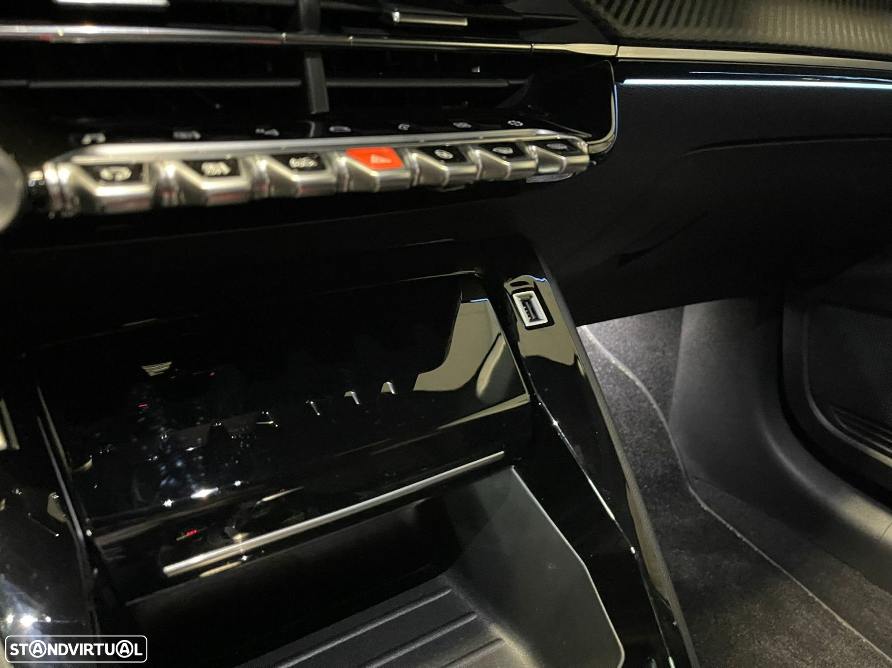 Peugeot 208 PureTech 130 EAT8 GT - 30