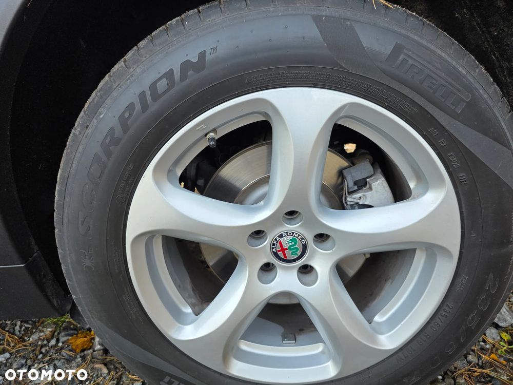 Alfa Romeo Stelvio 2.0 Turbo 16V AT8-Q4 Sprint - 11