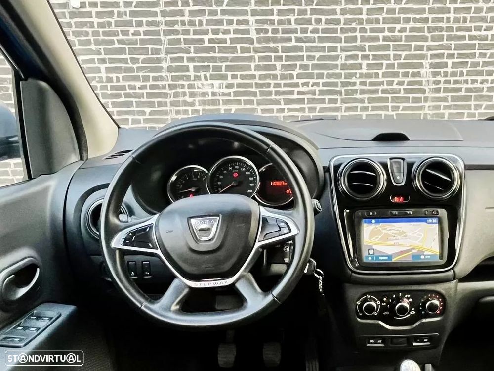Dacia Lodgy 1.5 Blue dCi Stepway 7L - 2