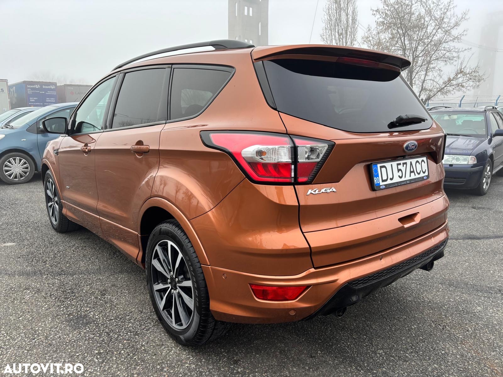 Ford Kuga 2.0 TDCi 4WD Powershift ST-Line - 6
