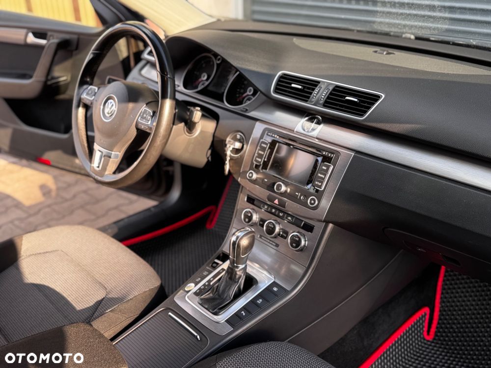 Volkswagen Passat 2.0 TDI Comfortline DSG - 5