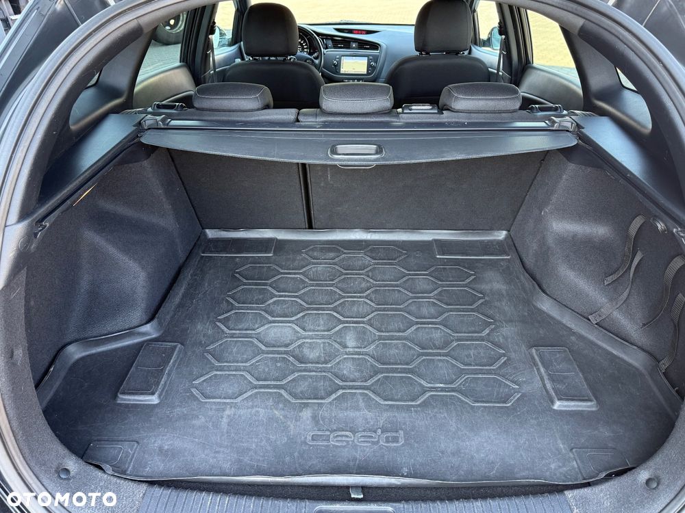 Kia Ceed 1.6 CRDi GT Line DCT - 20