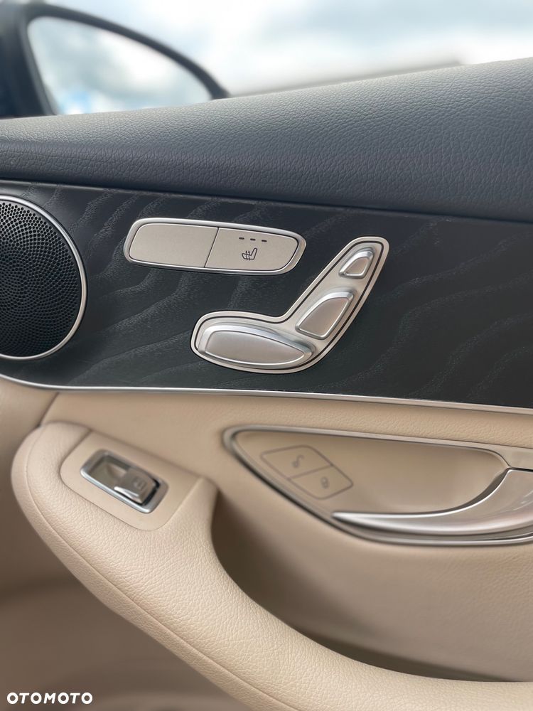 Mercedes-Benz GLC 300 4Matic 9G-TRONIC AMG Line - 30