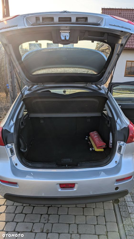 Mitsubishi Lancer 1.8 Invite - 6