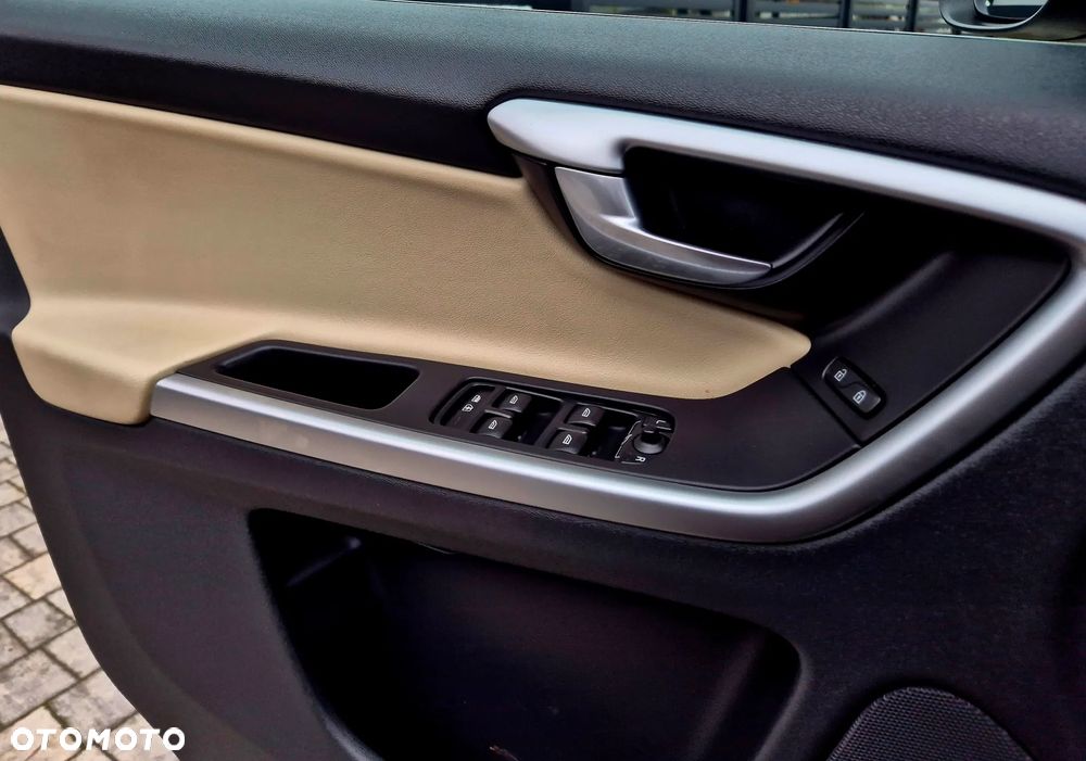 Volvo XC 60 D5 AWD RDesign - 20