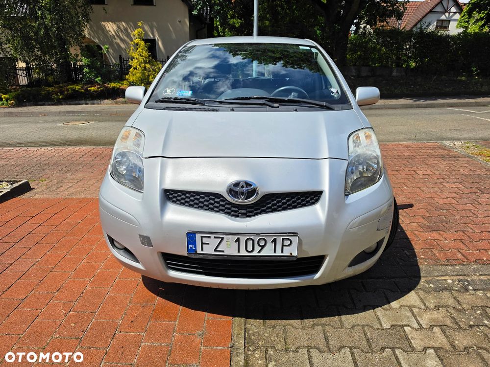 Toyota Yaris - 1
