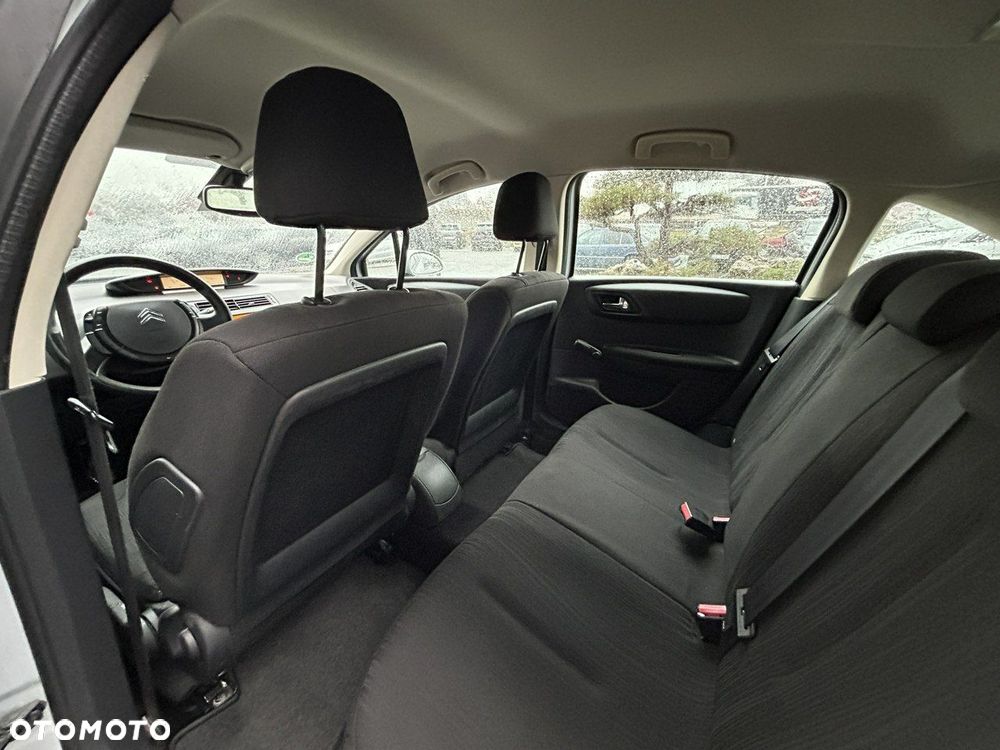 Citroën C4 1.4 16V Style - 8