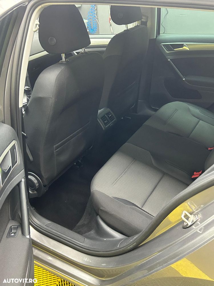 Volkswagen Golf 1.6 TDI BlueMotion Technology Comfortline - 17