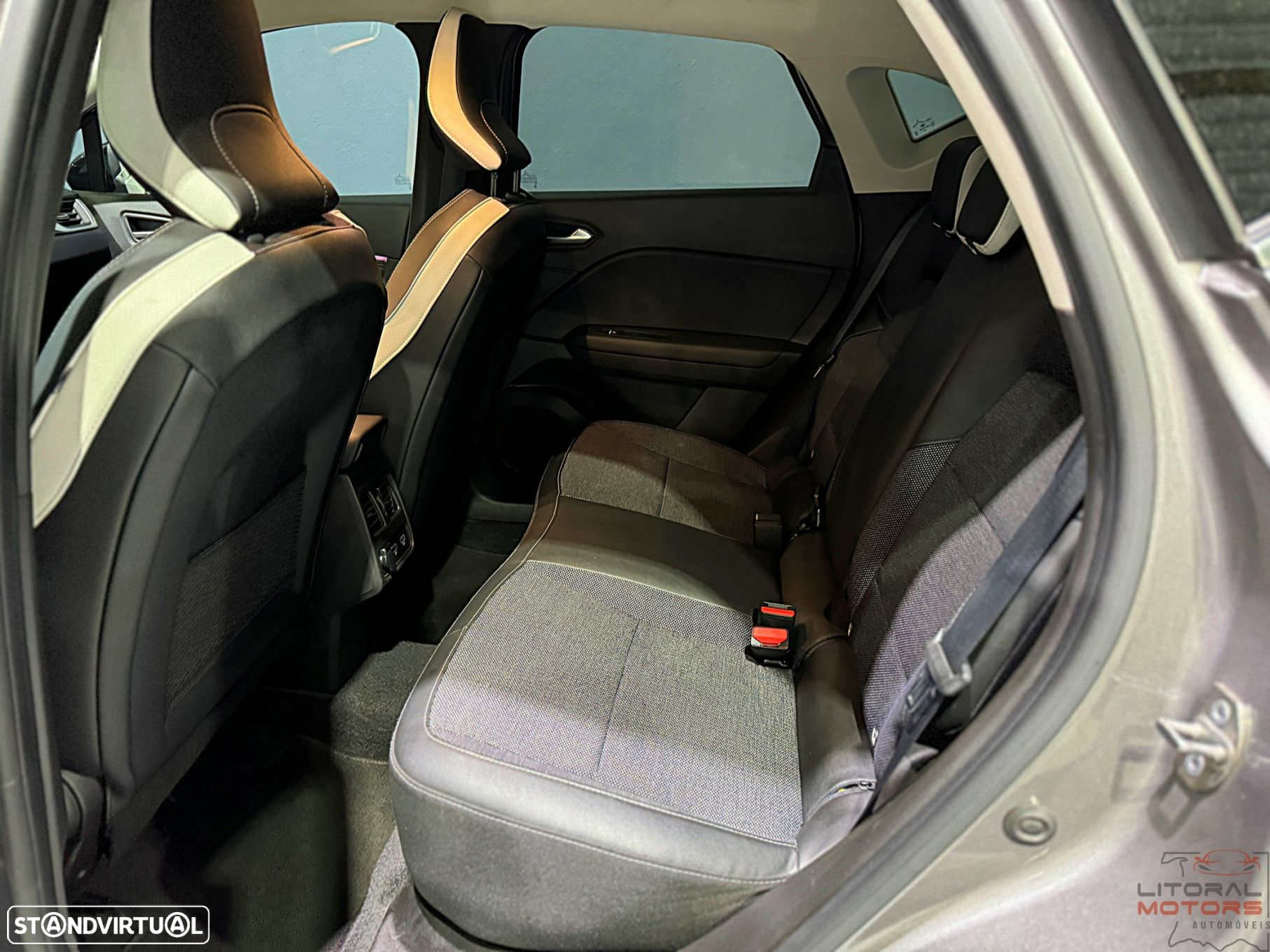 Renault Captur 1.0 TCe Exclusive - 16