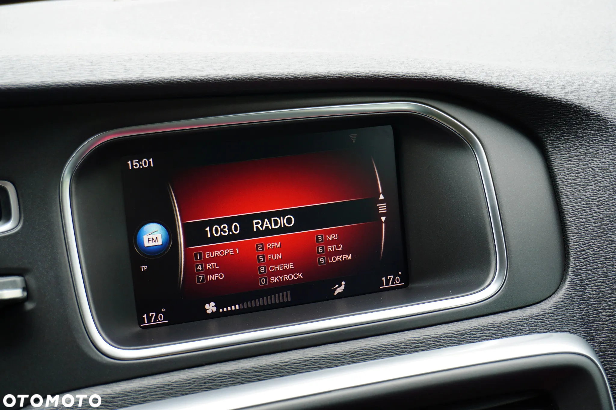 Volvo V40 D2 Inscription - 32