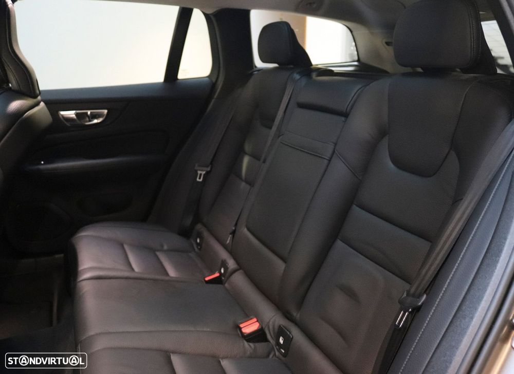 Volvo V60 2.0 D4 Inscription Geartronic - 39