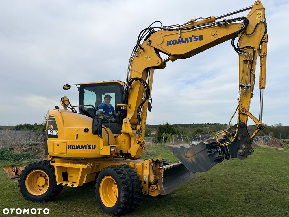 Komatsu 4x4x4 ramię łamane Koparka kołowa KOMATSU  PW98MR-8 10ton 4x4x4 ośki skrętne Ramię 3x łamane BEZ DPF i ADBLUE 4 cyl dodatkowe wyjścia hydr Pług Podpory 2012 szybka zwinna Prosto z importu 1 właściciel Cat TEREX Liebherr Wacker Pw 98 Mr 8 11 - 19