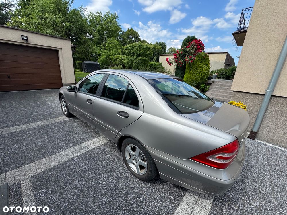Mercedes-Benz Klasa C 220 CDI Classic - 3