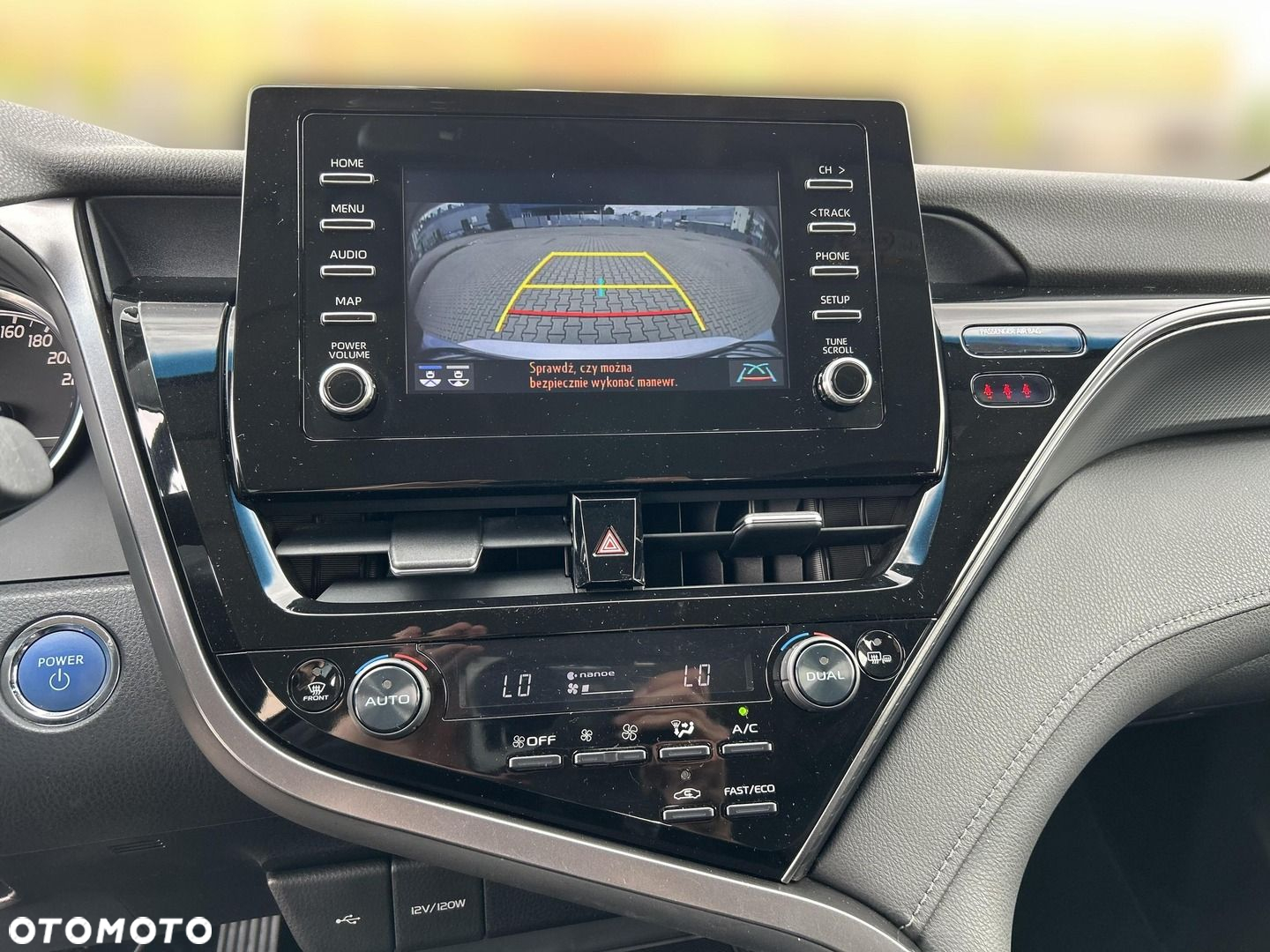 Toyota Camry - 16